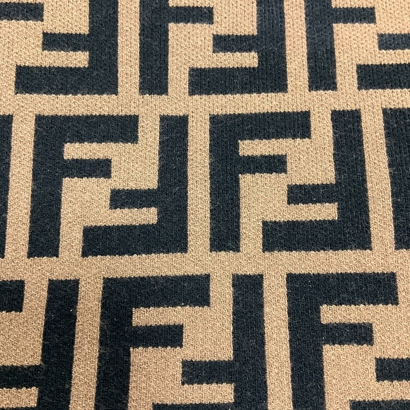 FENDI TOBACCO / BLACK FF LOGO ZUCCA PATTERN SHORT SLEEVED KNIT PULLOVER SWEATER - Picture 6 of 6